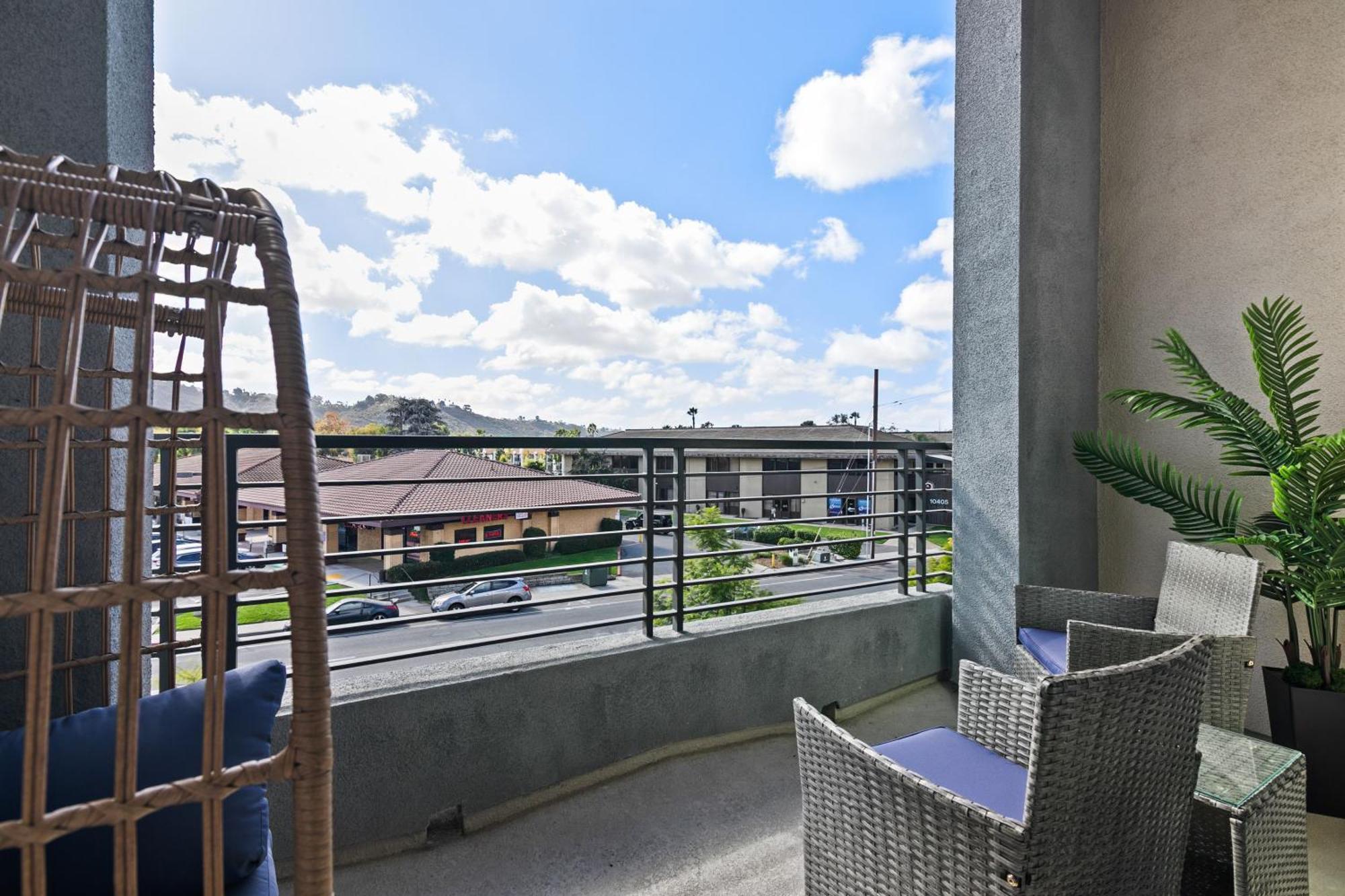 Prime Location Ucsd Snapdragon Stadium & Shopping Holiday home *